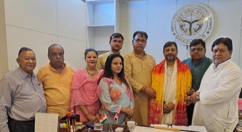 डिप्टी रजिस्ट्रार फर्म, सोसाइटी एवं चिट्स वैभव कुमार का राष्ट्रीय व्यापार मंडल के द्वारा किया अभिनंदन