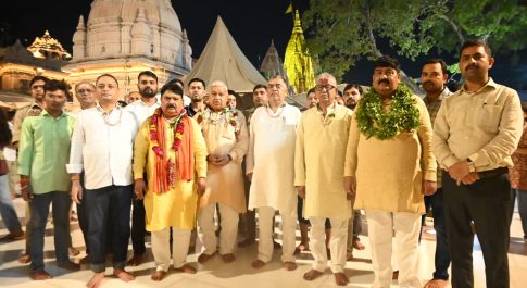वाराणसी सर्किट हाउस में दिनेश कुमार गोयल सभापति ने वाराणसी,गाजीपुर, चंदौली की बिंदुवार समीक्षा बैठक की