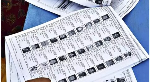 मतदाता सूची पुनरीक्षण या मताधिकार पर हमला?