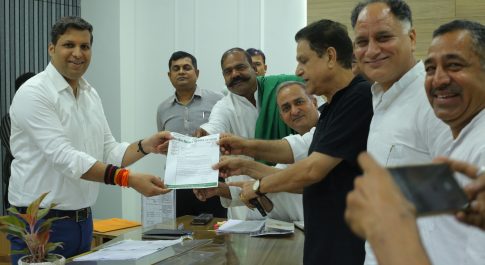 परिषदीय विद्यालयों एवं अस्पतालों की दशा सुधार हेतु जिलाधिकारी ने दिये निर्देश