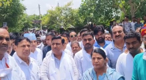 आरएसएस की पाठशाला और शाखा चलाना