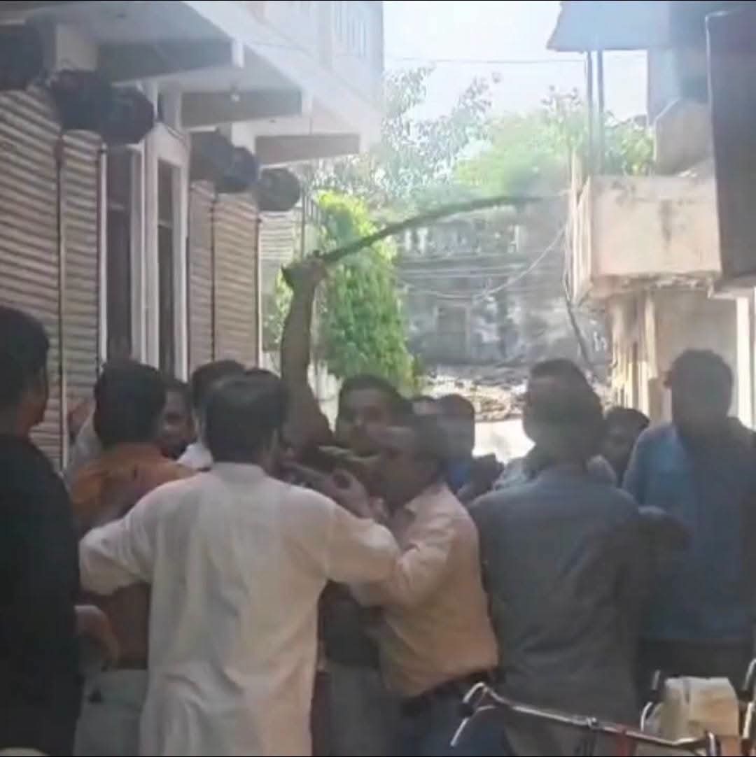 जमीन विवाद को लेकर नेपालगंज में धारदार हथियारों से हमला, दो की हालत गंभीर ICU में भर्ती